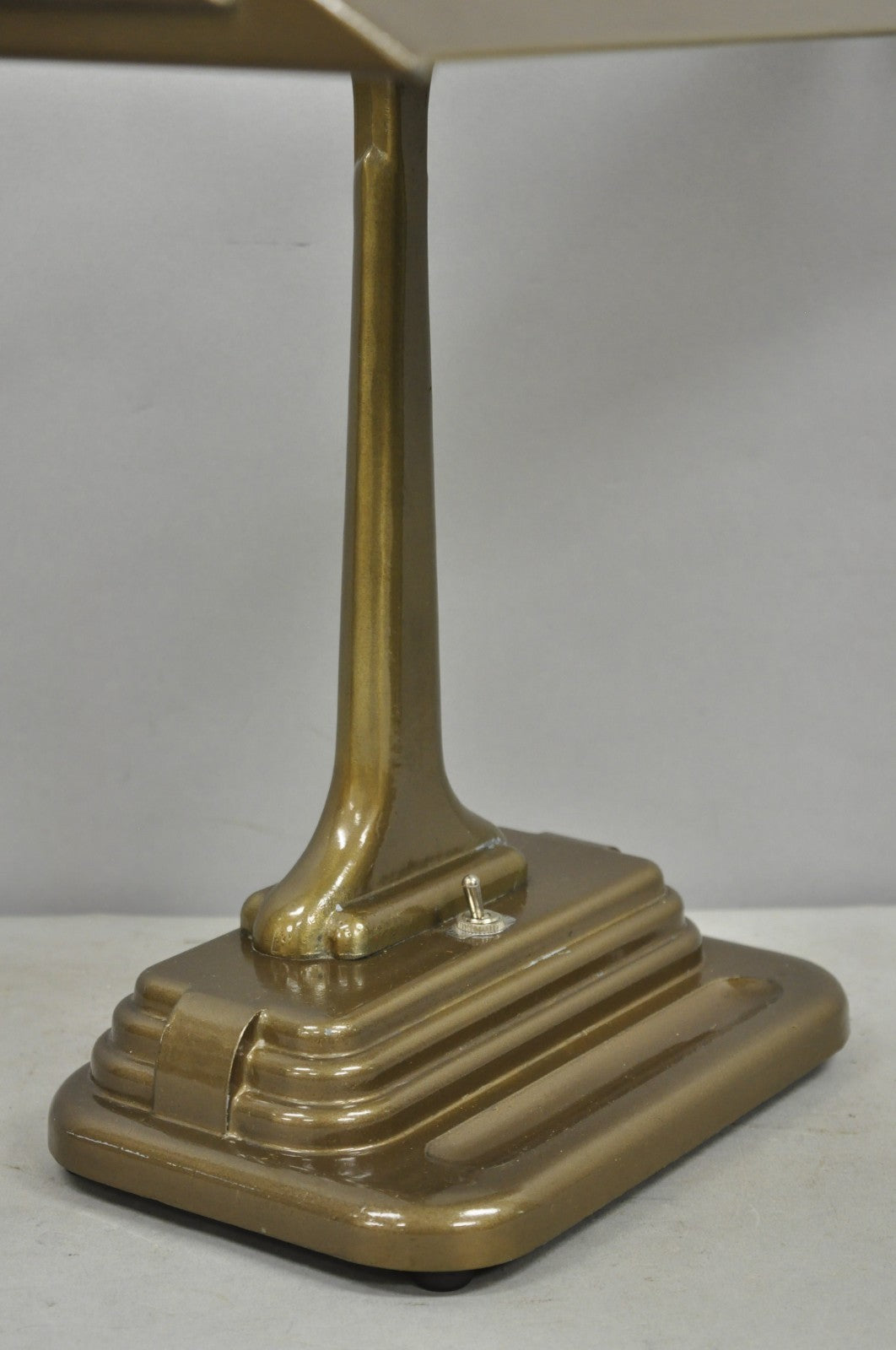 Vintage Mid Century Modern Art Deco Metal Bronze Finish Bankers Table Desk Lamp