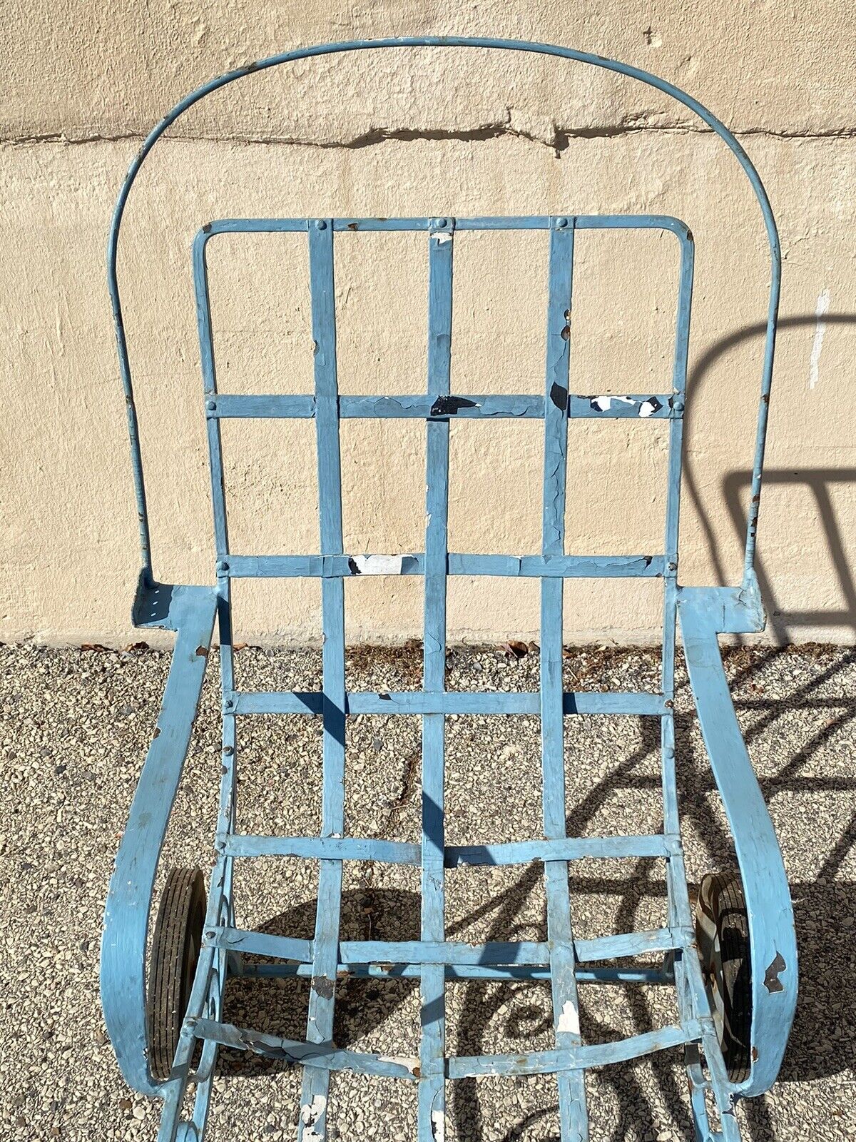 Vintage Salterini Art Nouveau Scrolling Wrought Iron Garden Patio Chaise Lounge