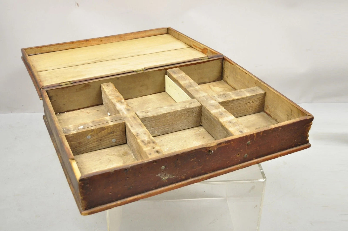 Antique American Primitive Wooden Distressed Paint Crafts Organizer Parts Box