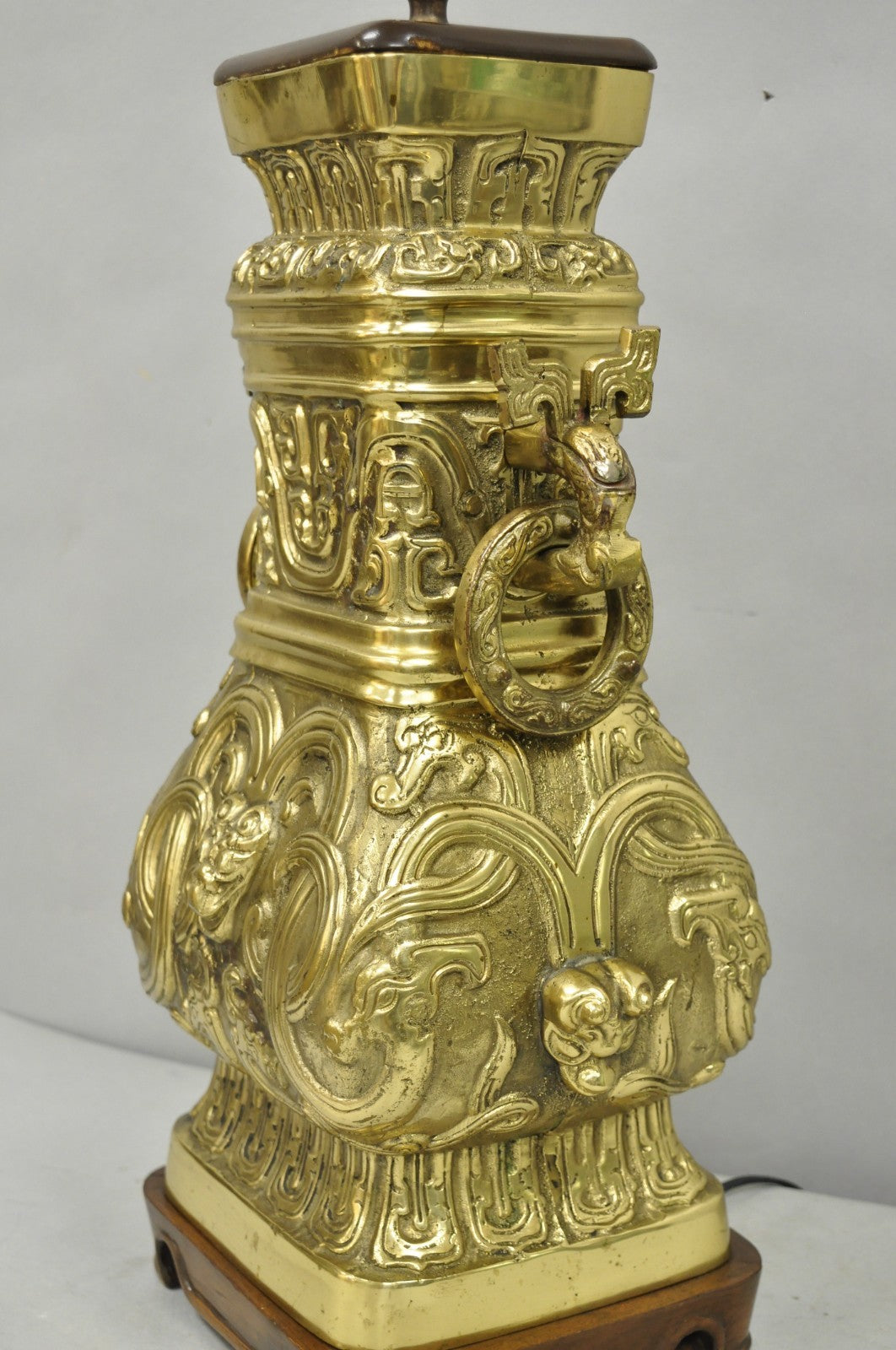 Vintage Chinese Figural Brass Bronze Wine Vessel Chinoiserie Hu Vase Table Lamp