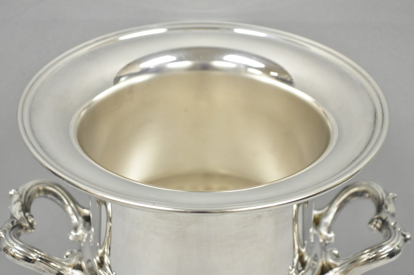 Vintage Regency Silver Plated Trophy Cup Urn Ribbed Champagne Chiller Ice Bucket