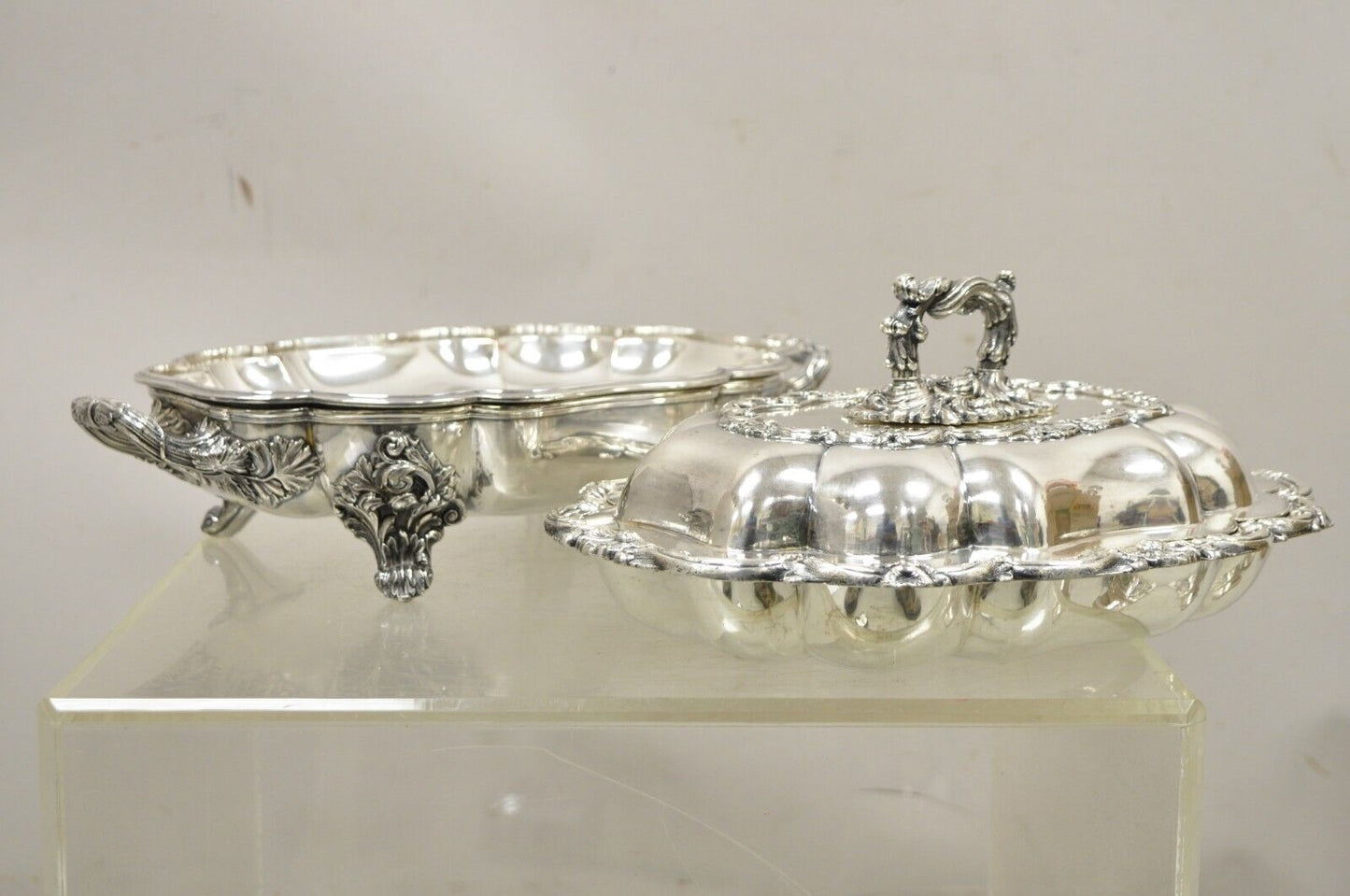 Georgian English Sheffield Ornate Scalloped Lidded Serving Dish Food Warmer