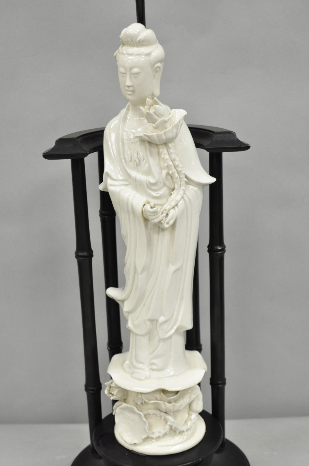 Vintage Chinoiserie Porcelain Guanyin Figure White Blanc de Chine Table Lamp