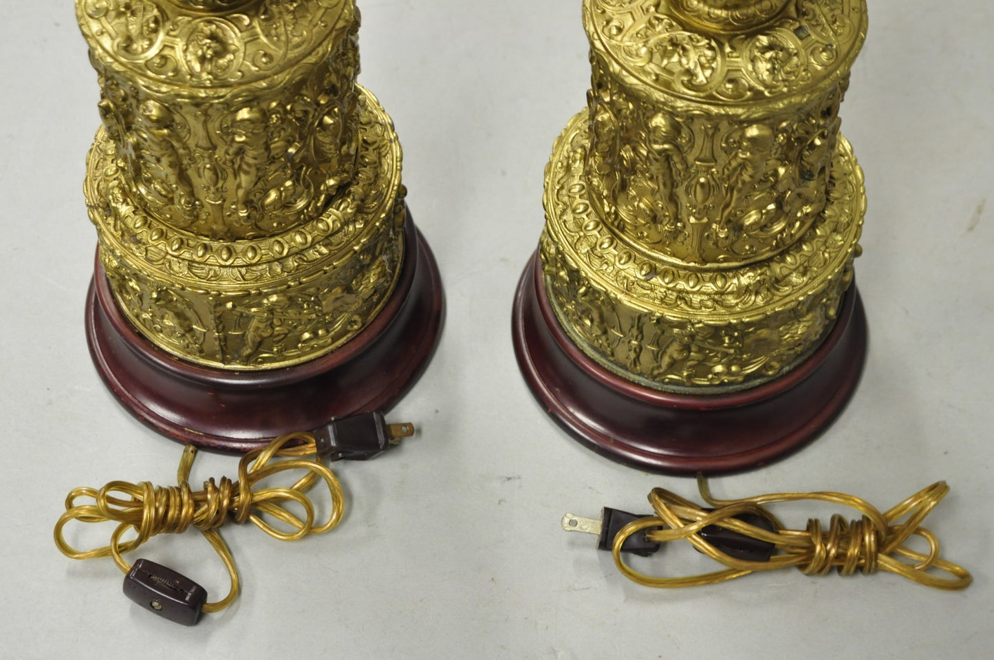 Antique French Neoclassical Figural Brass Repousse Cherub Lion Table Lamp - Pair