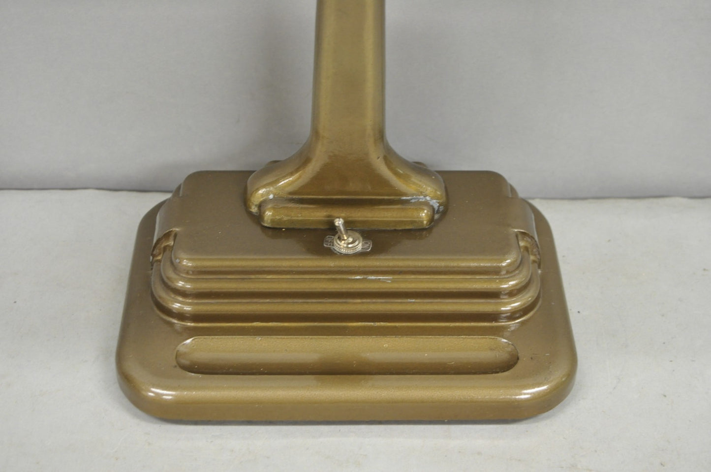 Vintage Mid Century Modern Art Deco Metal Bronze Finish Bankers Table Desk Lamp