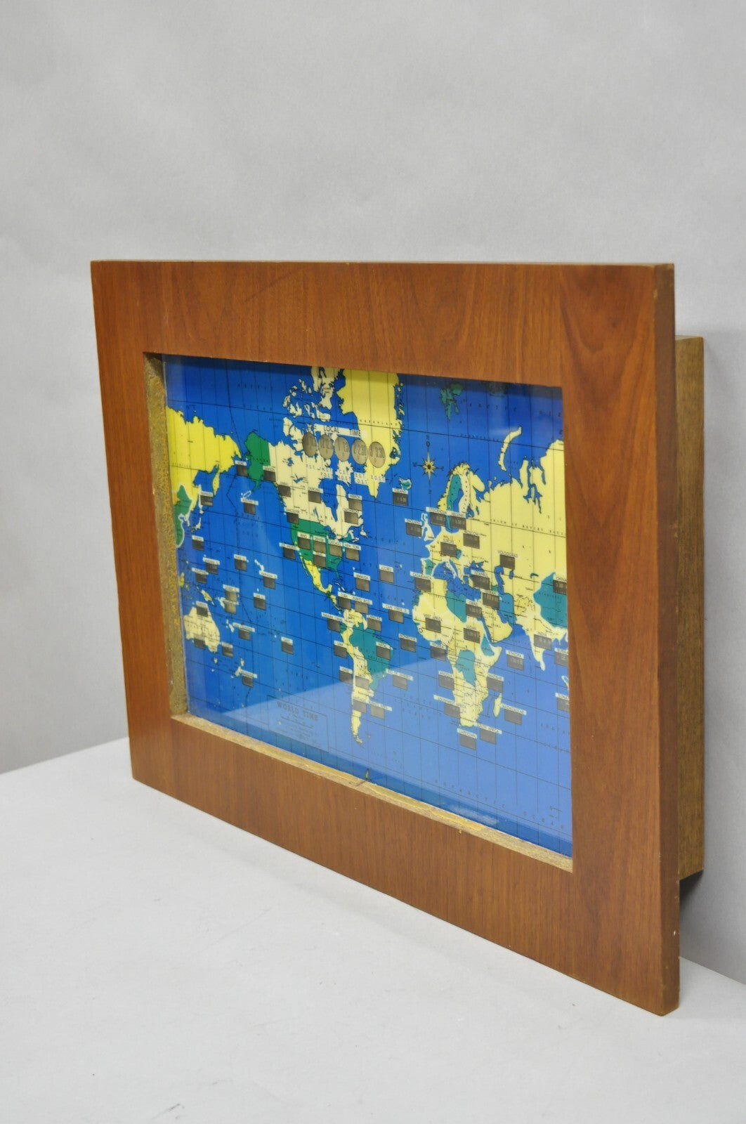 Vintage Howard Miller World Time Mid Century Modern Walnut Frame Wall Clock