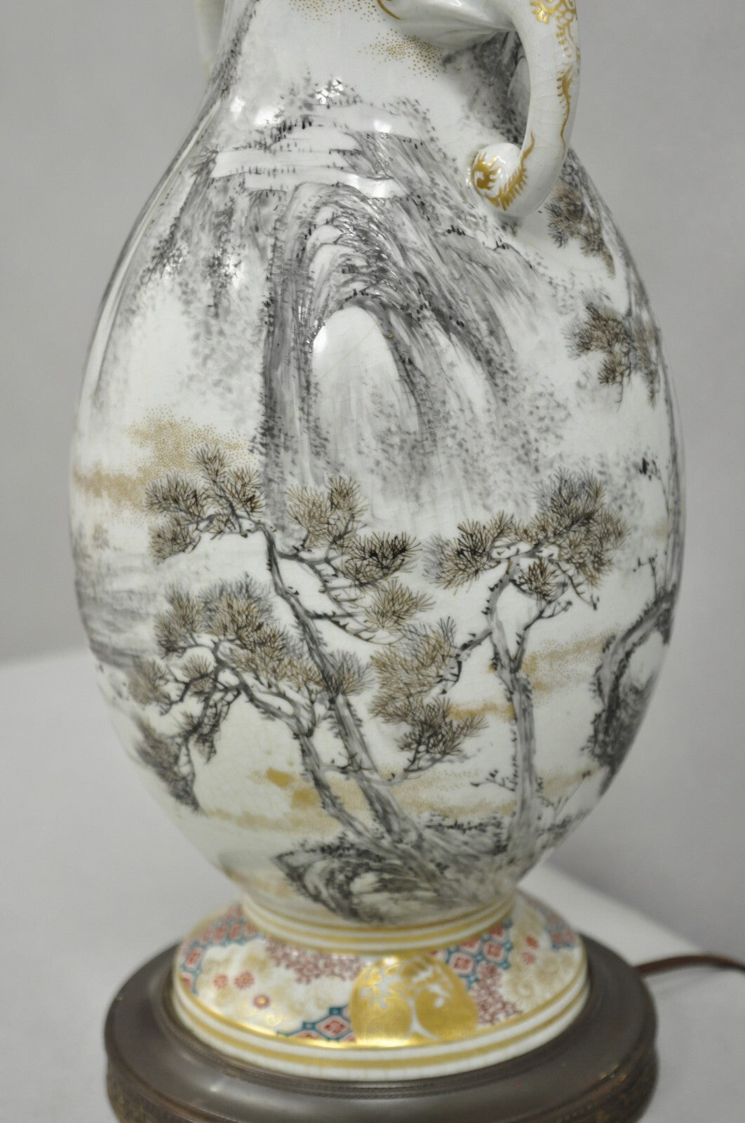 Antique Chinoiserie Chinese Porcelain Hand Painted Vase Table Lamp w/ Foo Dogs