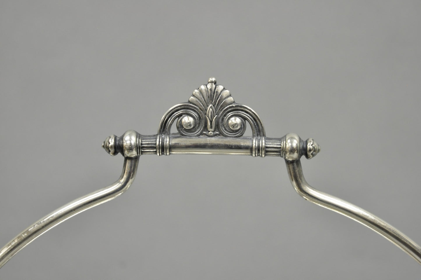 Antique Reed & Barton Victorian Silver Plated Pedestal Brides Basket w/ Handle
