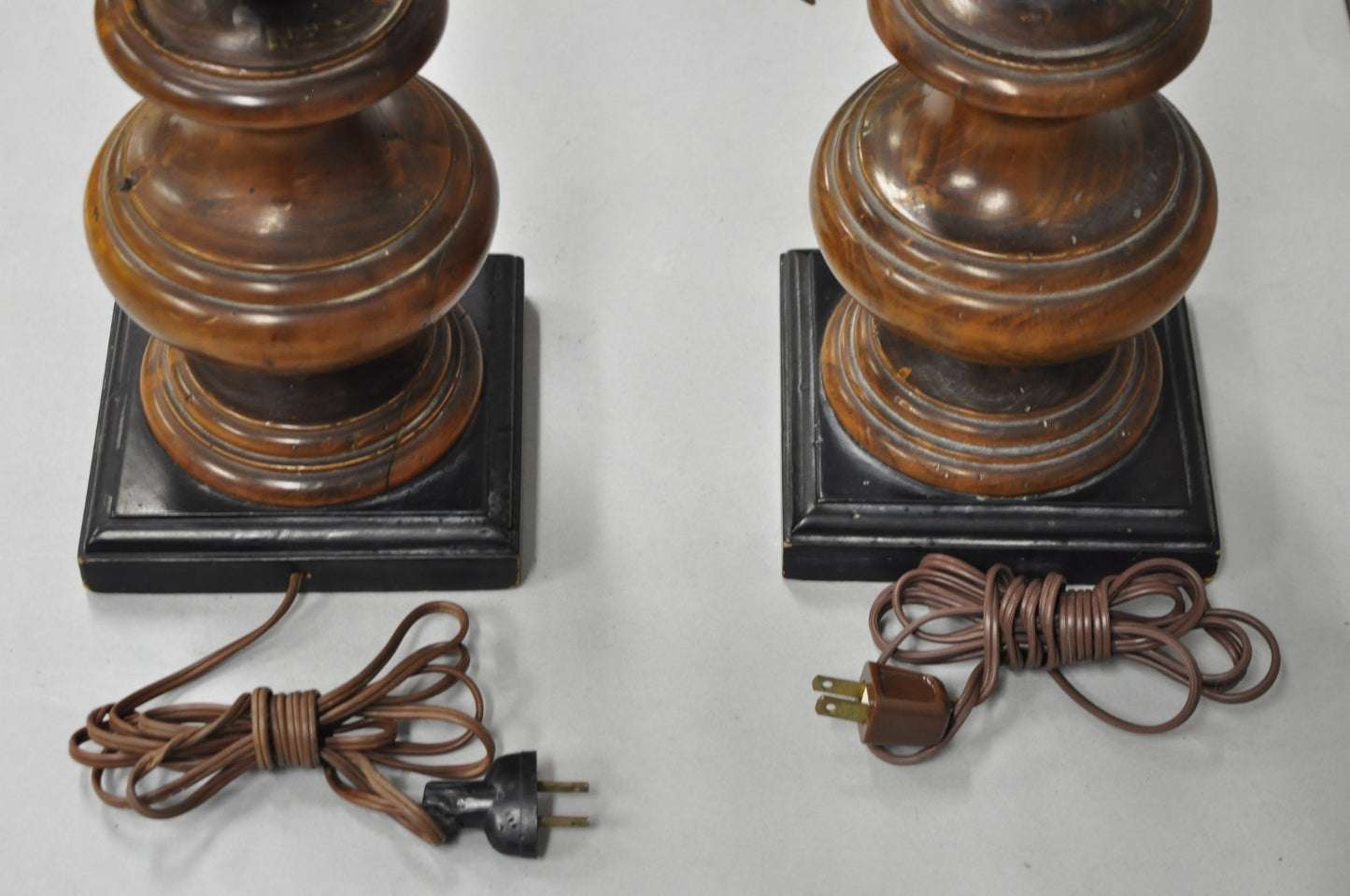 Vintage Italian Hollywood Regency Gold Gilt Iron Flower Bouquet Table Lamps Pair