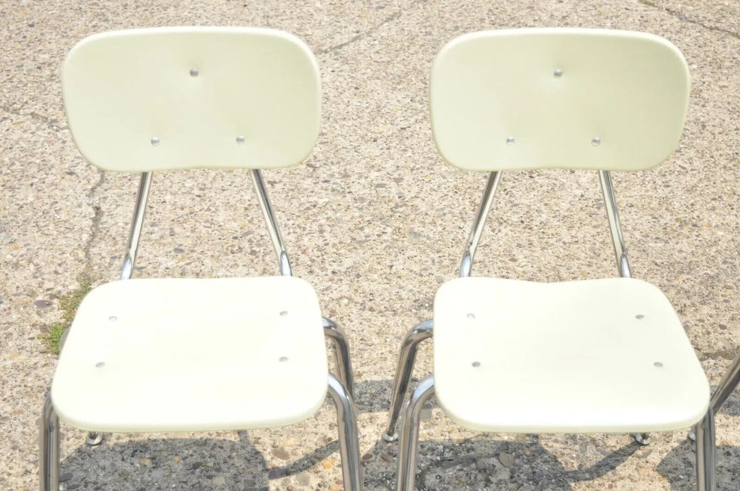 Vintage Beige Molded Plastic Chrome Metal Base Stacking School Side Chair Single