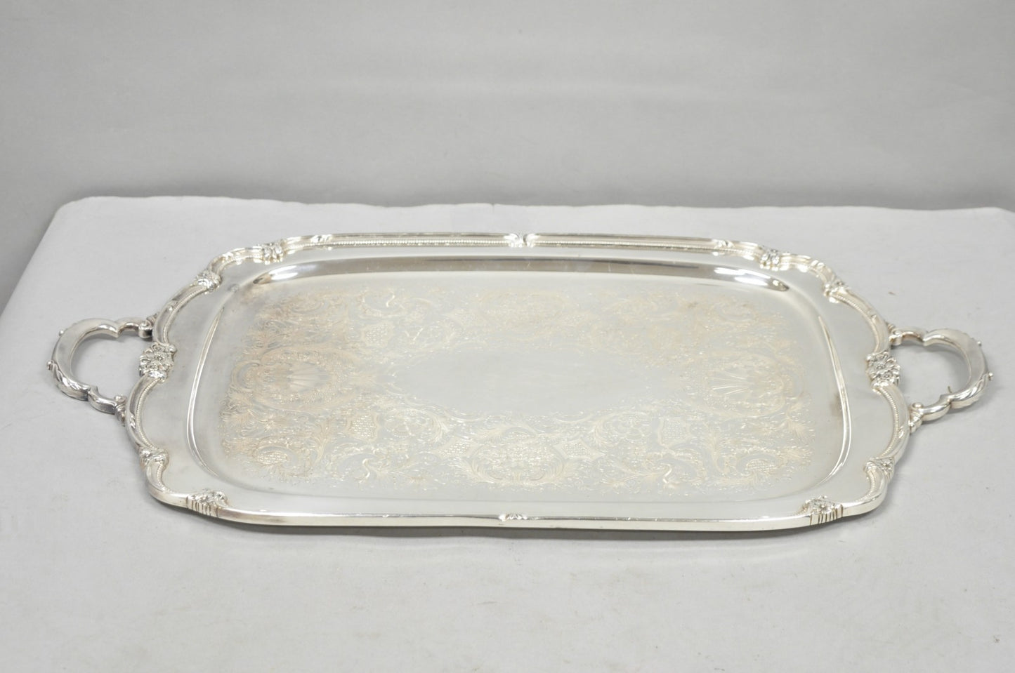 Vintage 1847 Rogers Bros "Remembrance" 9892 Silver Plated Serving Platter Tray