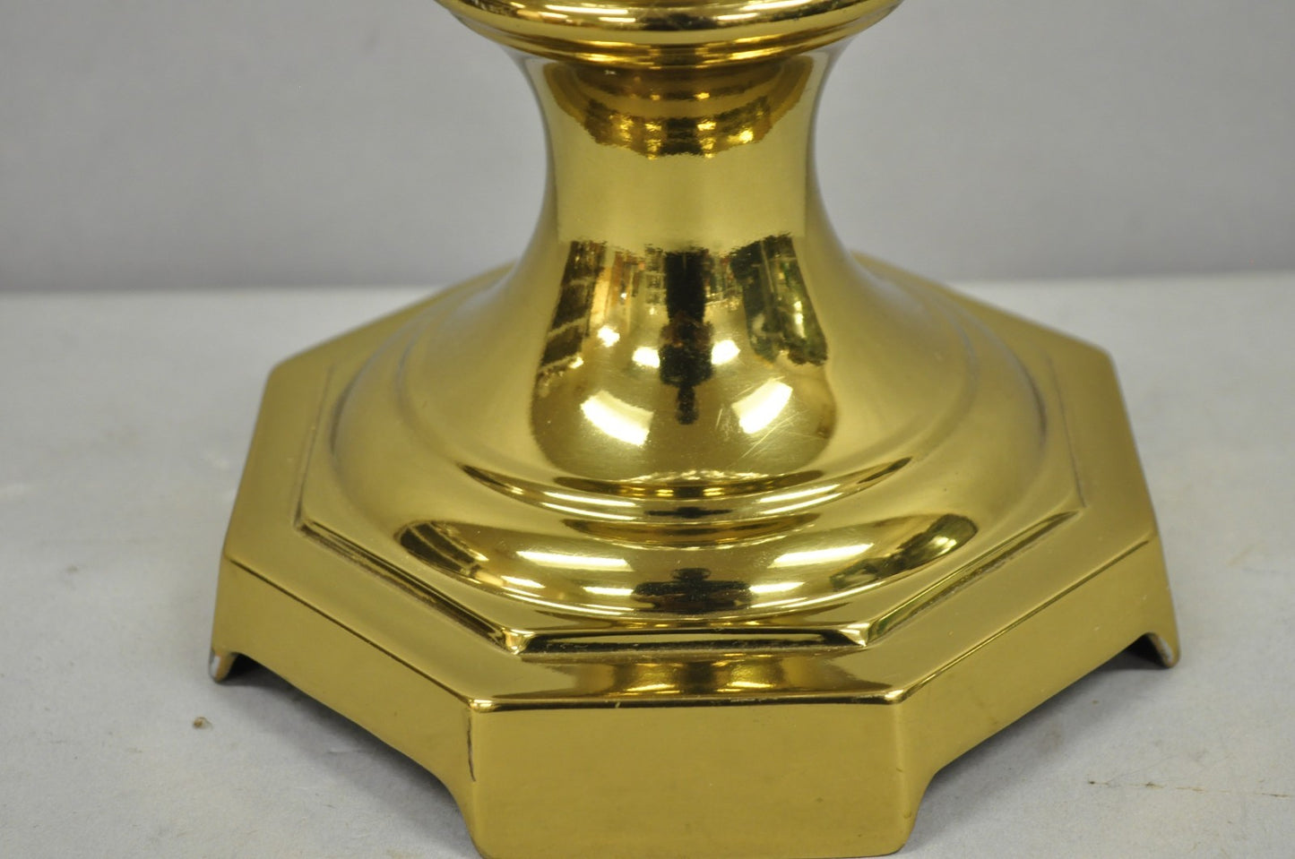 Vintage Hollywood Regency Crystal Glass Pineapple Column Brass Table Lamp