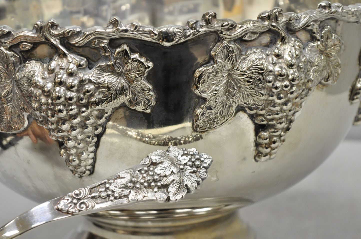 Vintage Grapevine Cluster Silver Plated Footed Punch Bowl Champagne Ice Bucket
