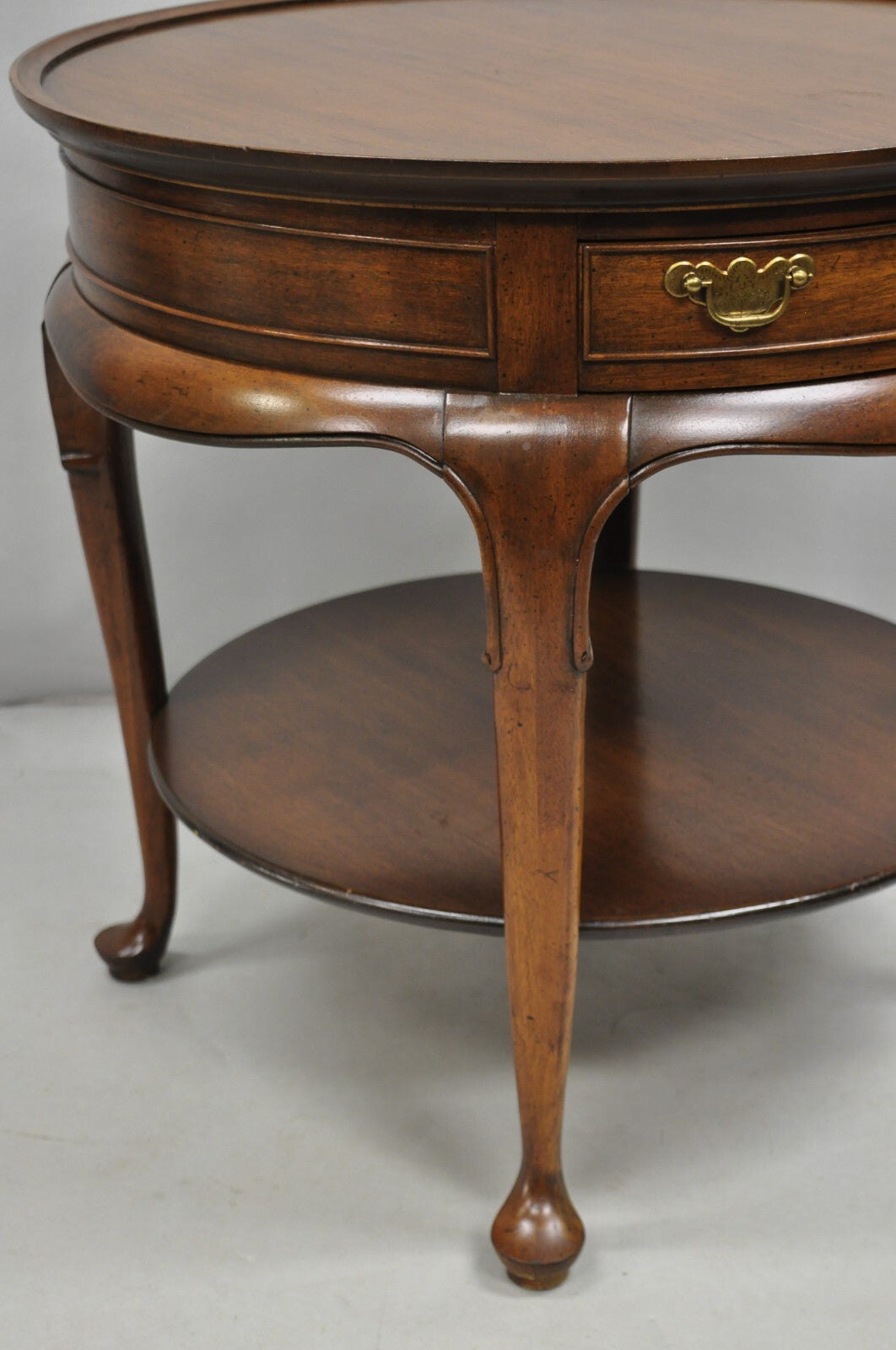Vintage English Queen Anne Style Round Walnut Wood Lamp Side Table by Hekman