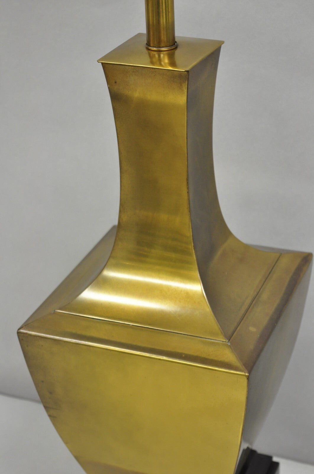 Vintage Chinoiserie Oriental Patinated Brass Jardiniere Table Lamp Attr. Chapman