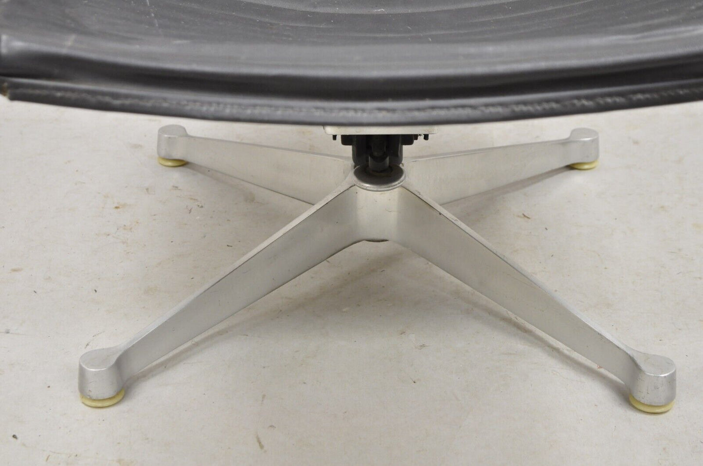 Vintage Herman Miller Charles and Ray Eames Design Swivel Aluminum Group Chair