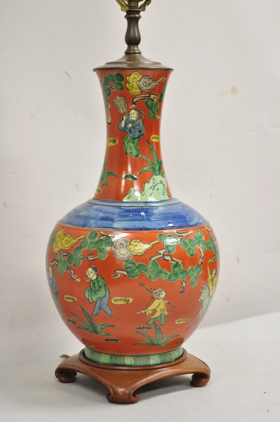 Vintage Chinoiserie Bulbous Porcelain Vase Oriental Figural Painted Table Lamp
