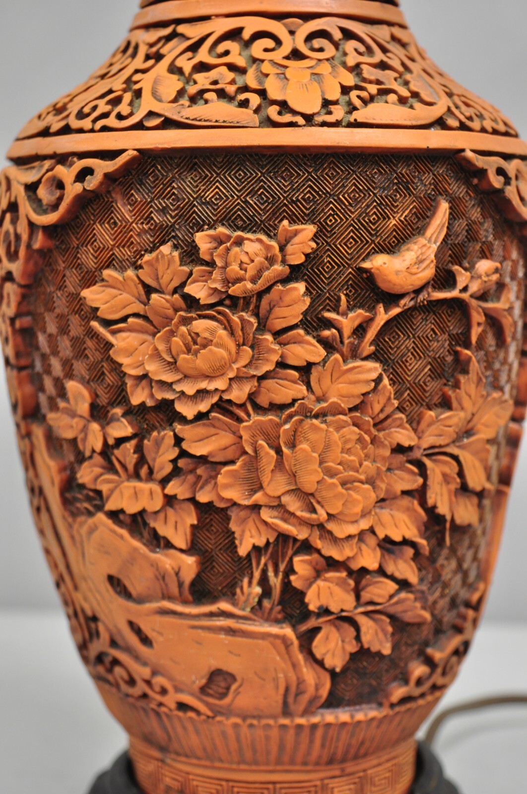 Vintage Chinoiserie Chinese Orange Carved Cinnabar Vase Jardiniere Table Lamp