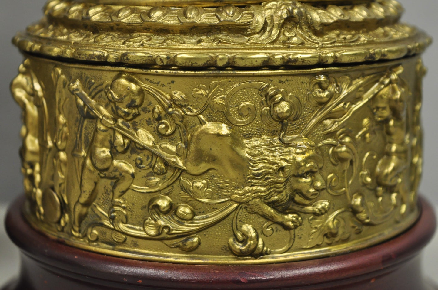 Antique French Neoclassical Figural Brass Repousse Cherub Lion Table Lamp - Pair