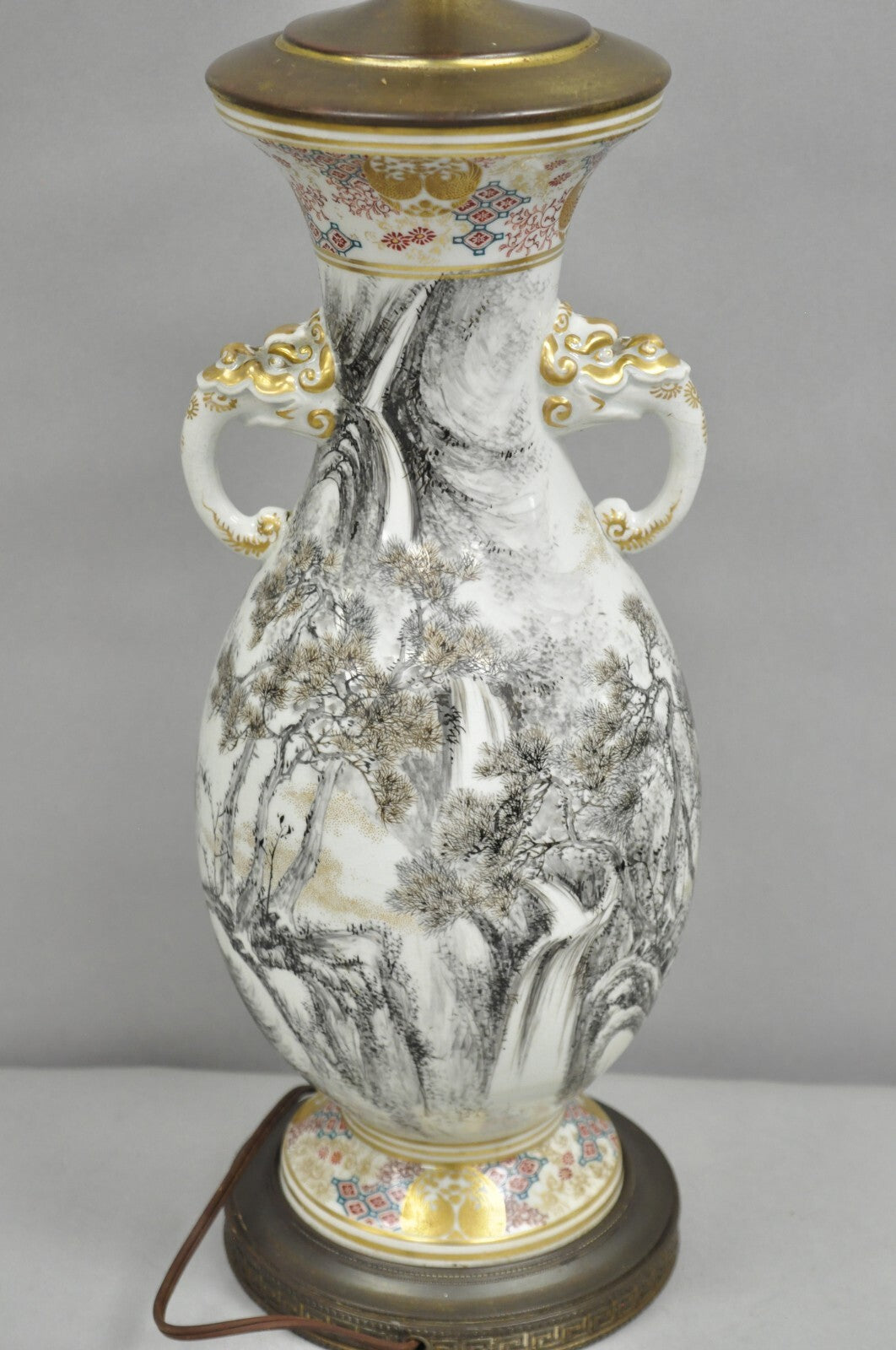 Antique Chinoiserie Chinese Porcelain Hand Painted Vase Table Lamp w/ Foo Dogs