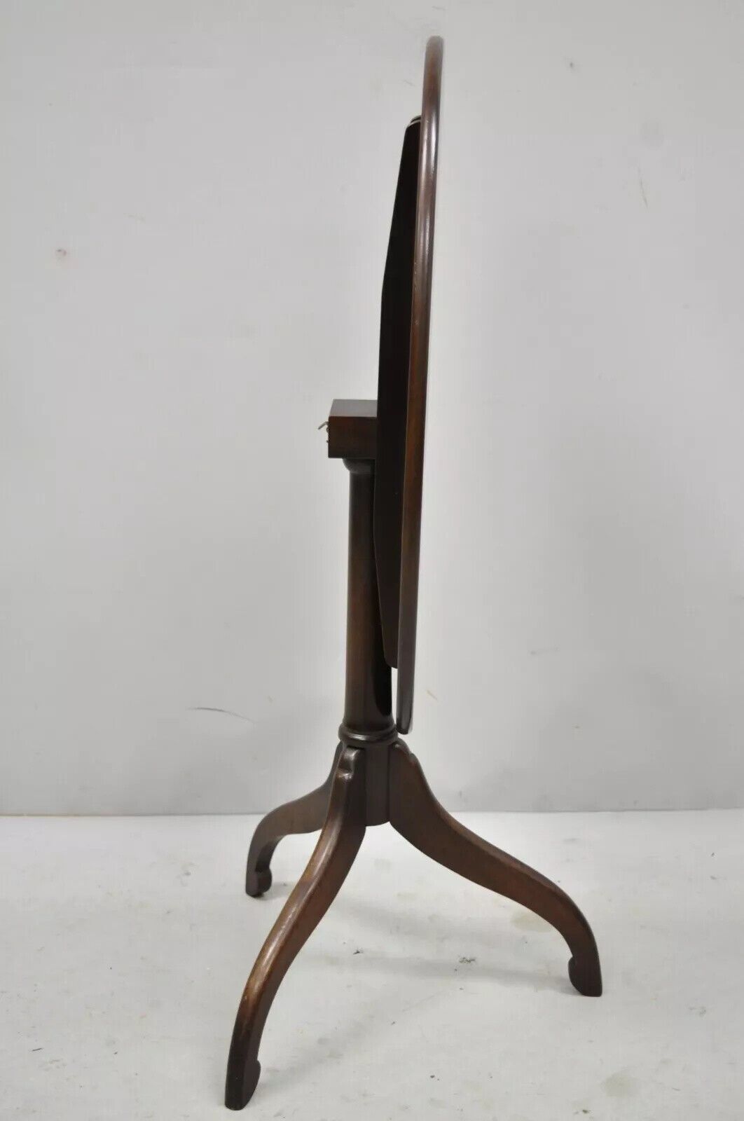 Antique Federal Sheraton Mahogany Eagle Shield Flag Inlay Tilt Top Lamp Table