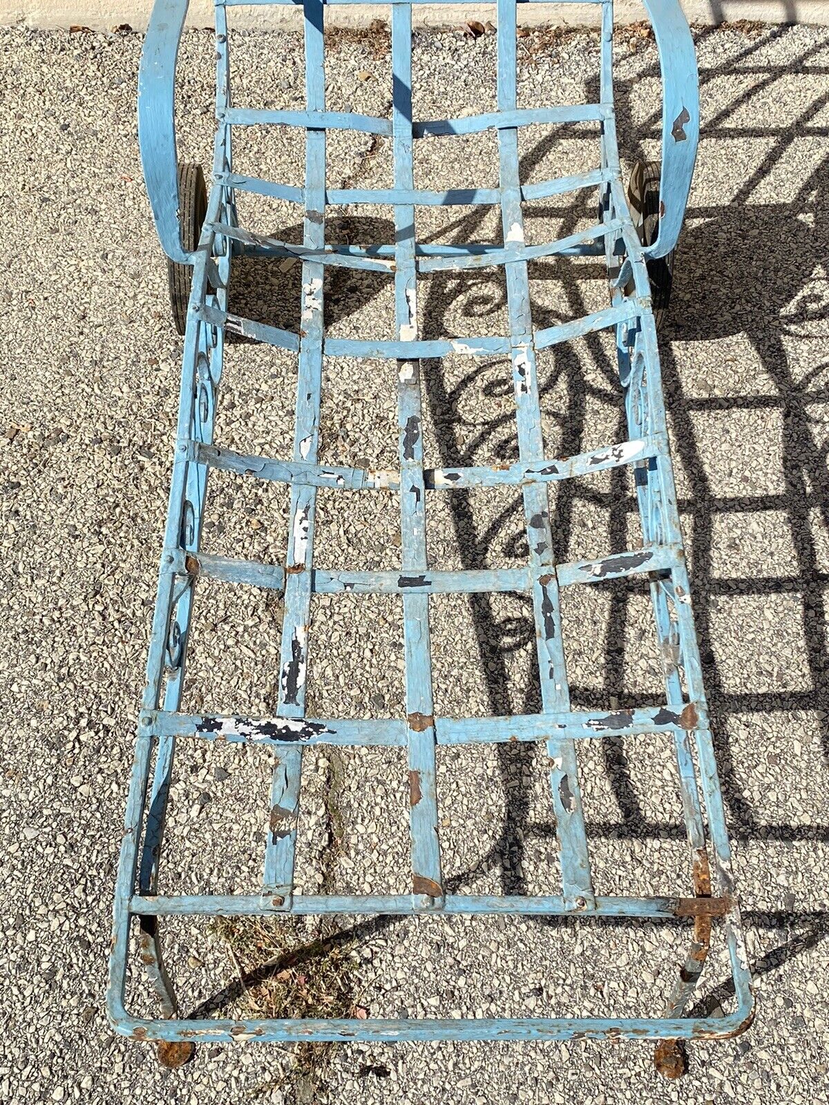 Vintage Salterini Art Nouveau Scrolling Wrought Iron Garden Patio Chaise Lounge