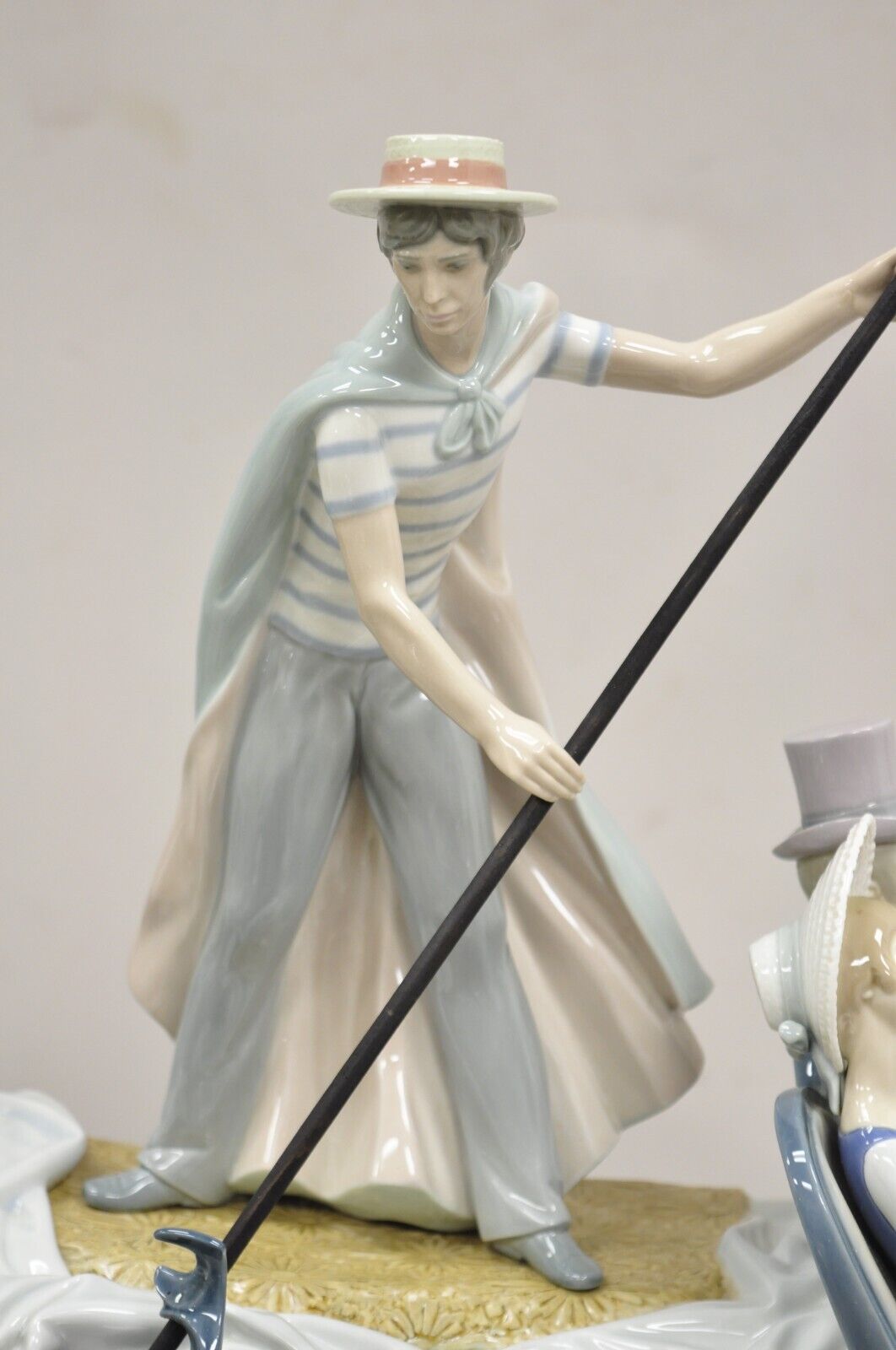 Lladro Daisa 1978 In the Gondola Couple Sculpture No. 2413 Large Porcelain