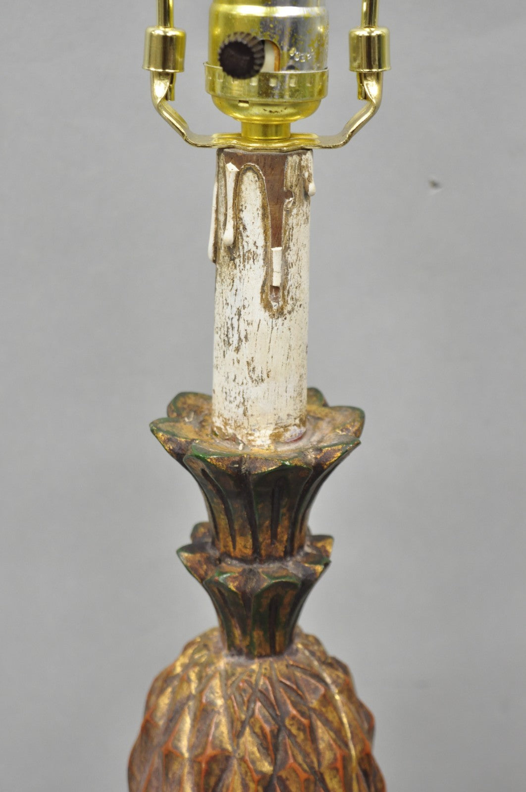 Vintage Italian Hollywood Regency Carved Gold Giltwood Pineapple Table Lamp Pair
