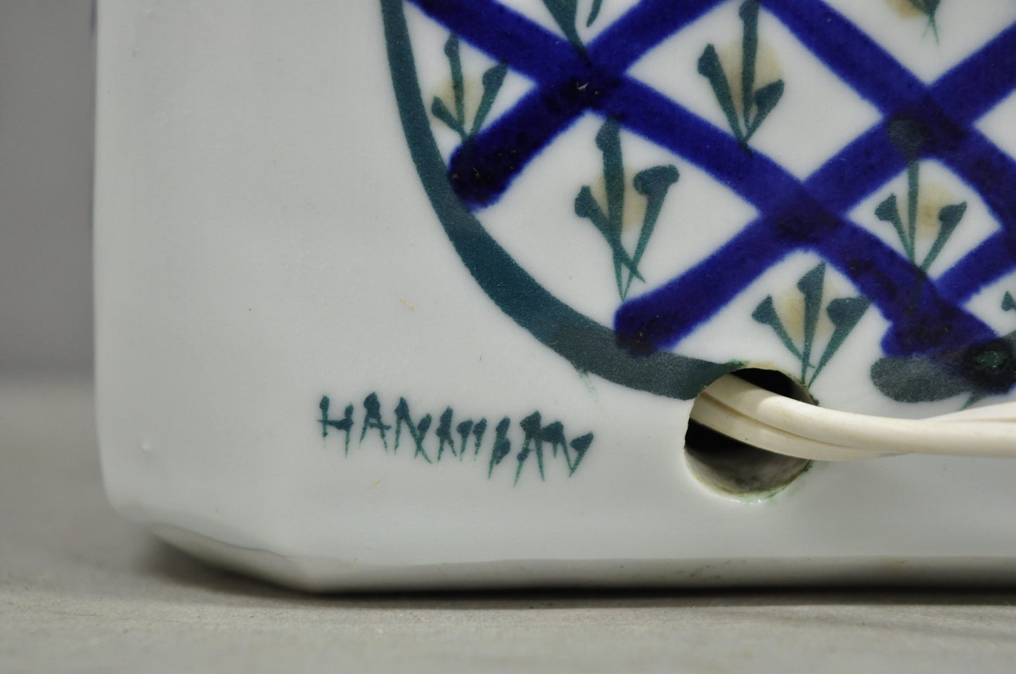 Vintage Chinoiserie Japanese Blue White Porcelain Hand Painted Vase Table Lamp
