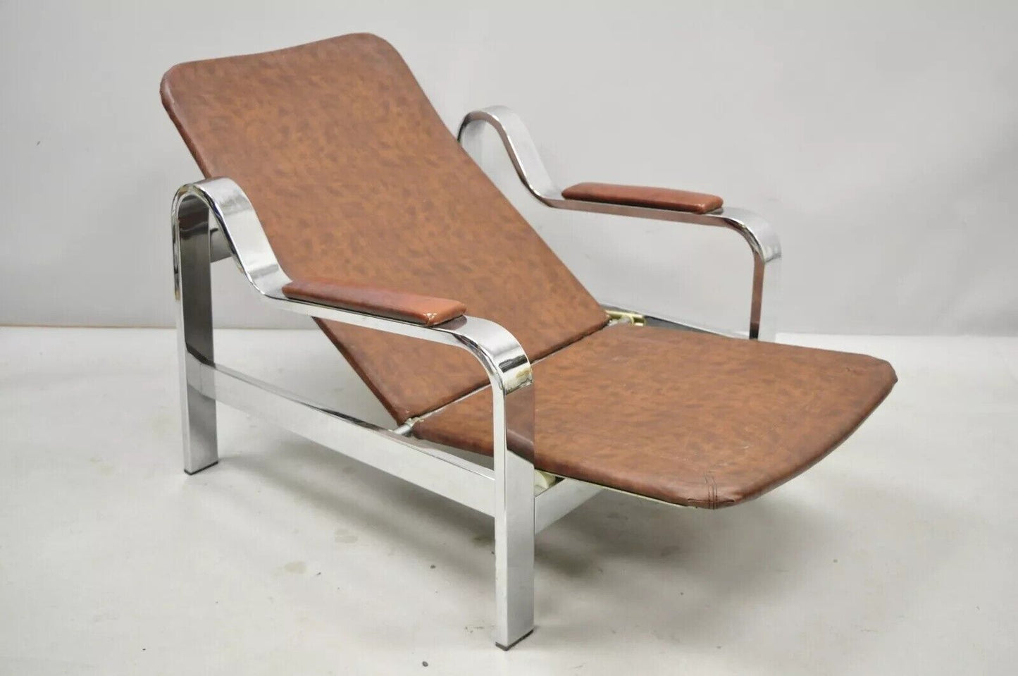 Vintage Selig Mid Century Italian Modern Chrome Reclining Recliner Lounge Chair
