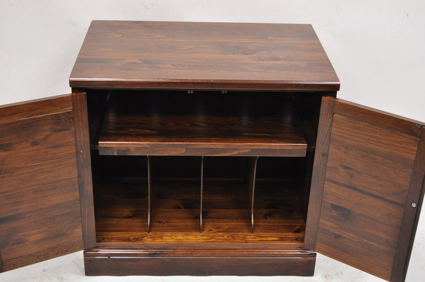 Ethan Allen Old Tavern Antiqued Pine Wood Record Entertainment Music Cabinet