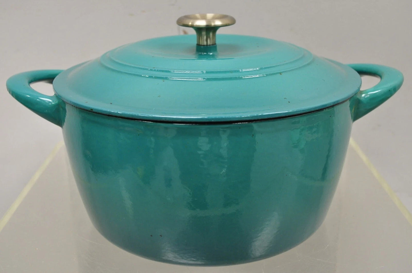Mid Century Modern Style Green Cast Iron Dutch Oven 6.5 Qt 6.2 L Pot with Lid