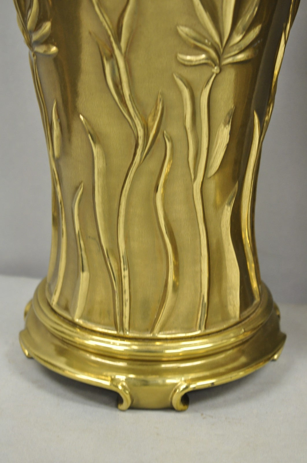 Vintage Ethan Allen Brass Jardiniere Tulip Flower Chinoiserie Table Lamps a Pair