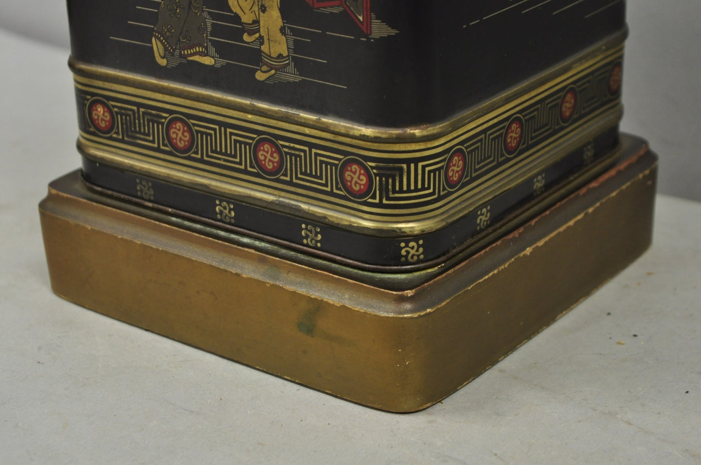 Vintage Chinoiserie English Tole Metal Tea Canister Chinese Painted Table Lamp