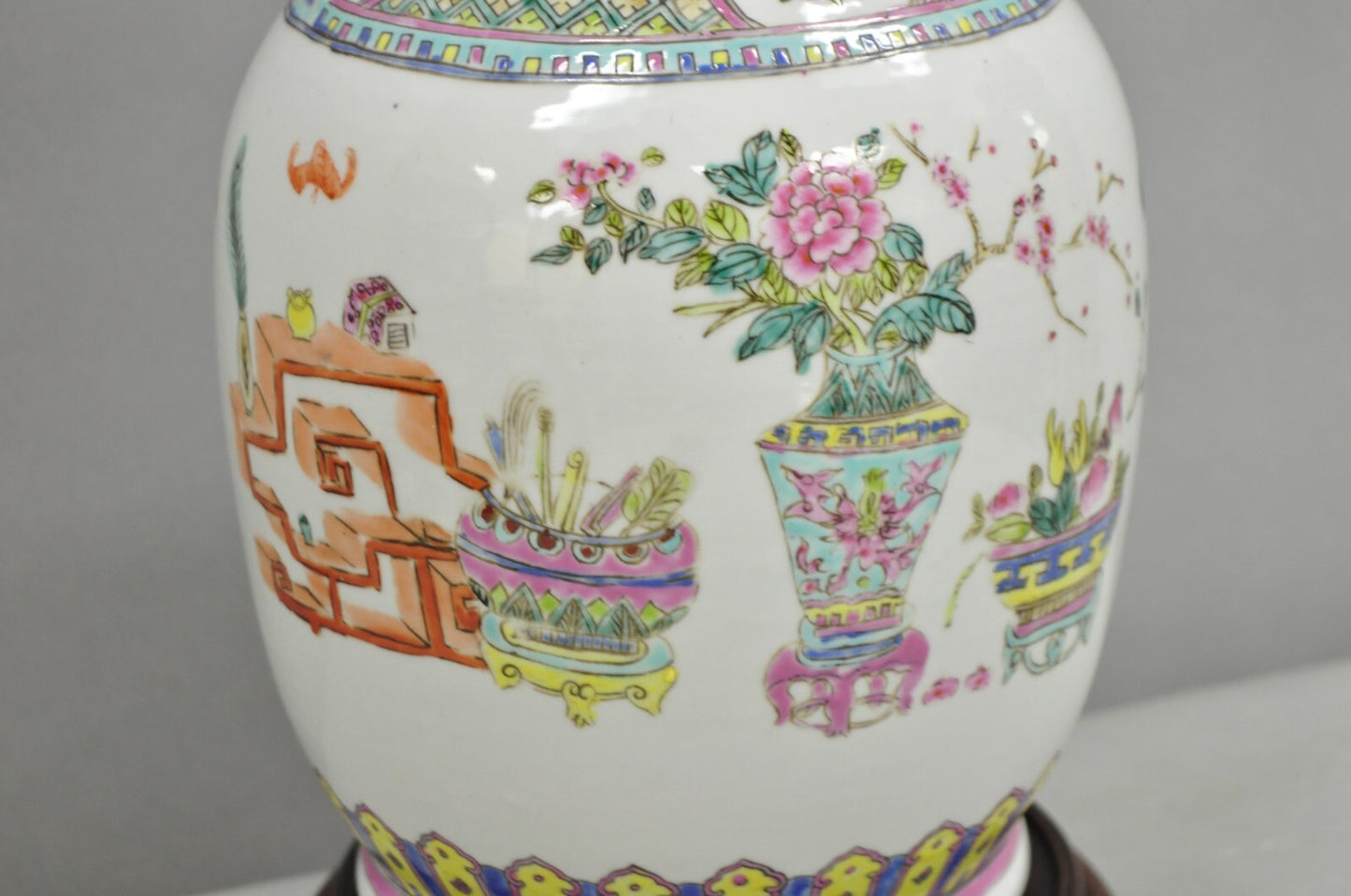 Vintage Chinese Hand Painted Porcelain Jardinierie Floral Chinoiserie Table Lamp