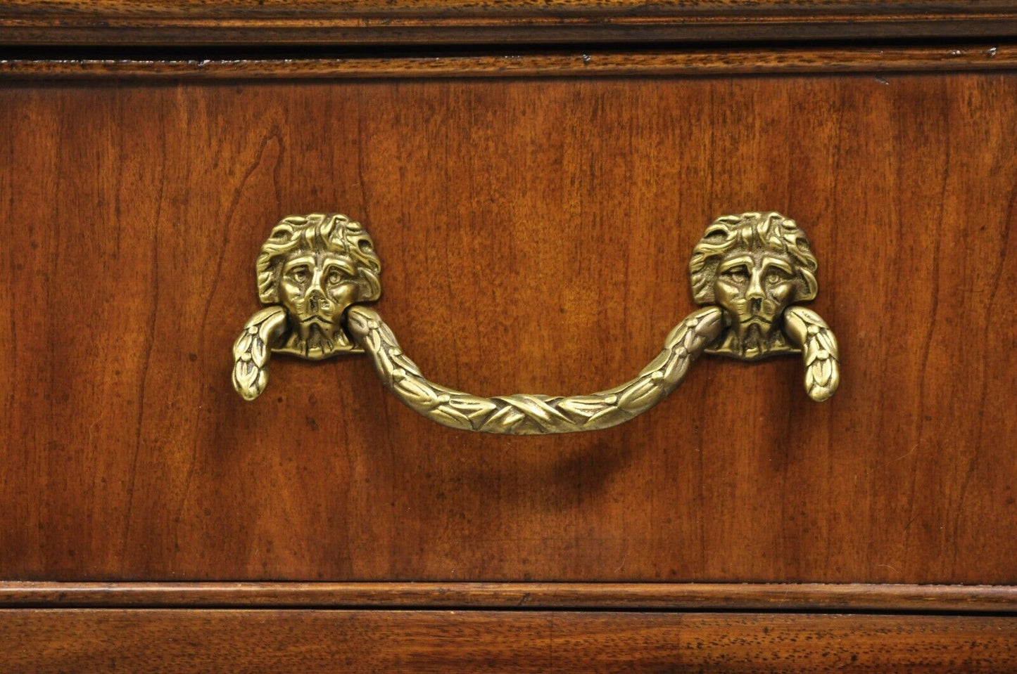 Drexel Heritage Georgian Chippendale Style Inlaid Mahogany Executive Office Desk