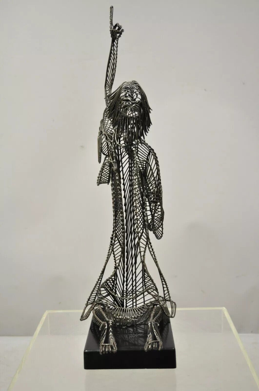 Tom & Bob Bennett 25" Wire Metal Sculpture of Jesus Man on Knees Pointing Up