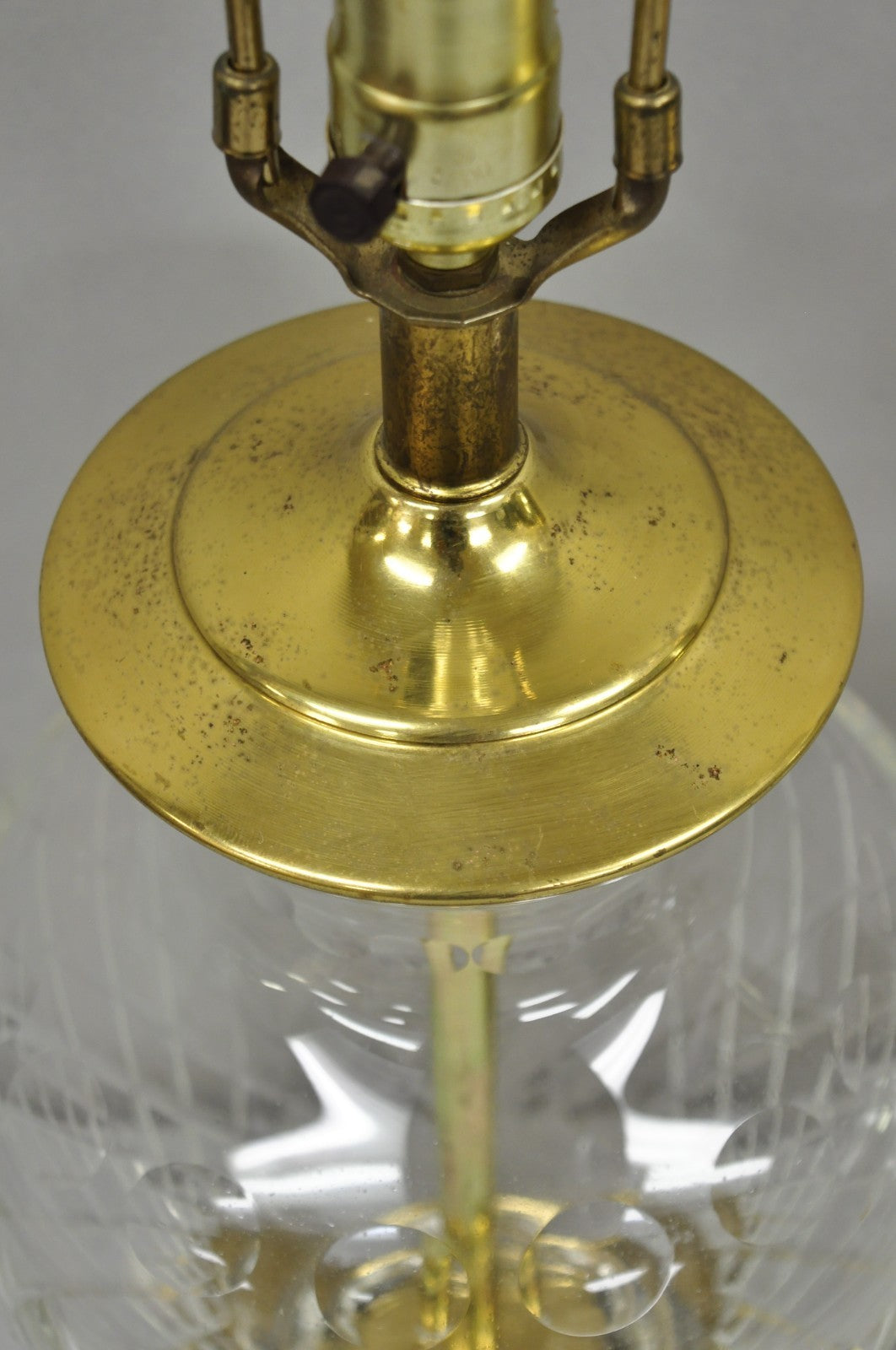 Vintagte Chinoiserie Diamond Crystal Glass Ginger Jar Brass Table Lamps - a Pair