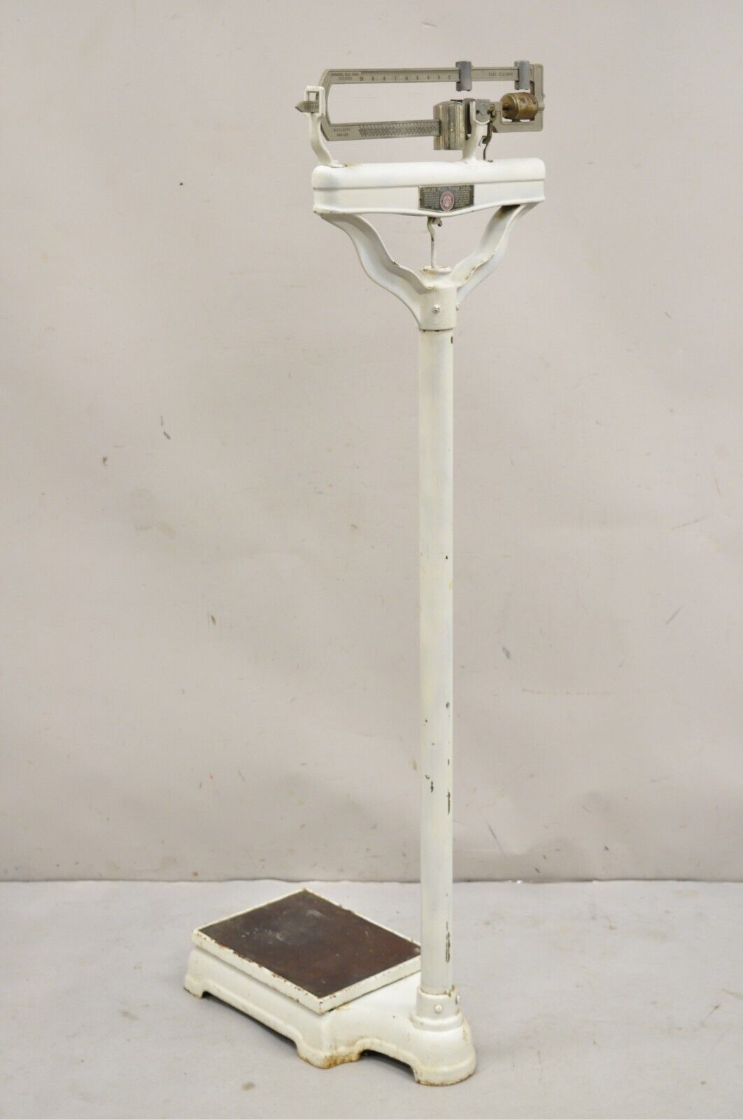 Vintage Continental Scale Cast Iron Art Deco 300 lb Doctors Platform Floor Scale