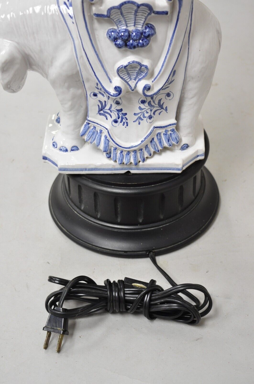 Vintage Ross & Seeley Chinoiserie Tall Blue White Porcelain Elephant Table Lamp