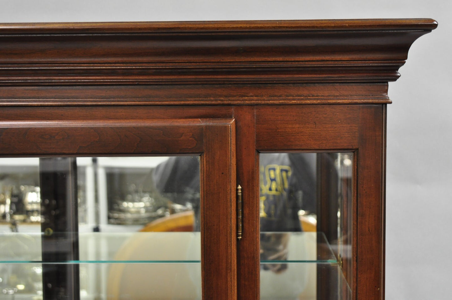 Vintage Ethan Allen Georgian Court Cherry Wood Lighted Curio Display Cabinet