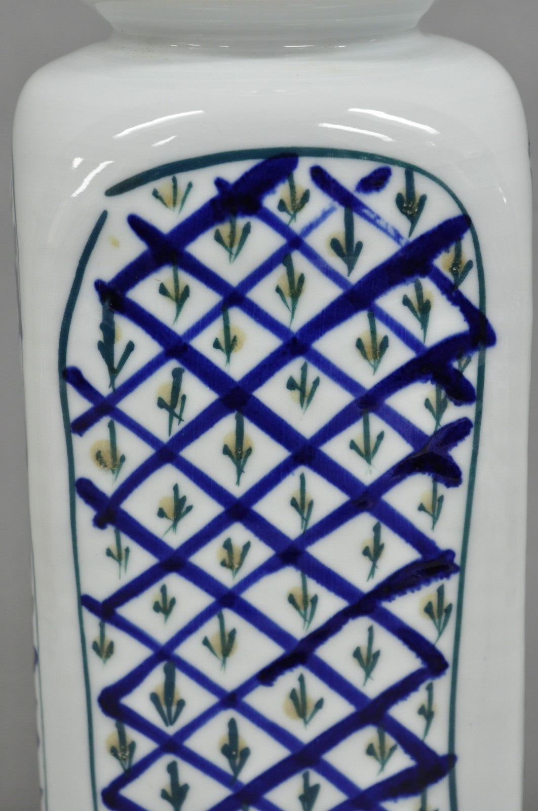 Vintage Chinoiserie Japanese Blue White Porcelain Hand Painted Vase Table Lamp
