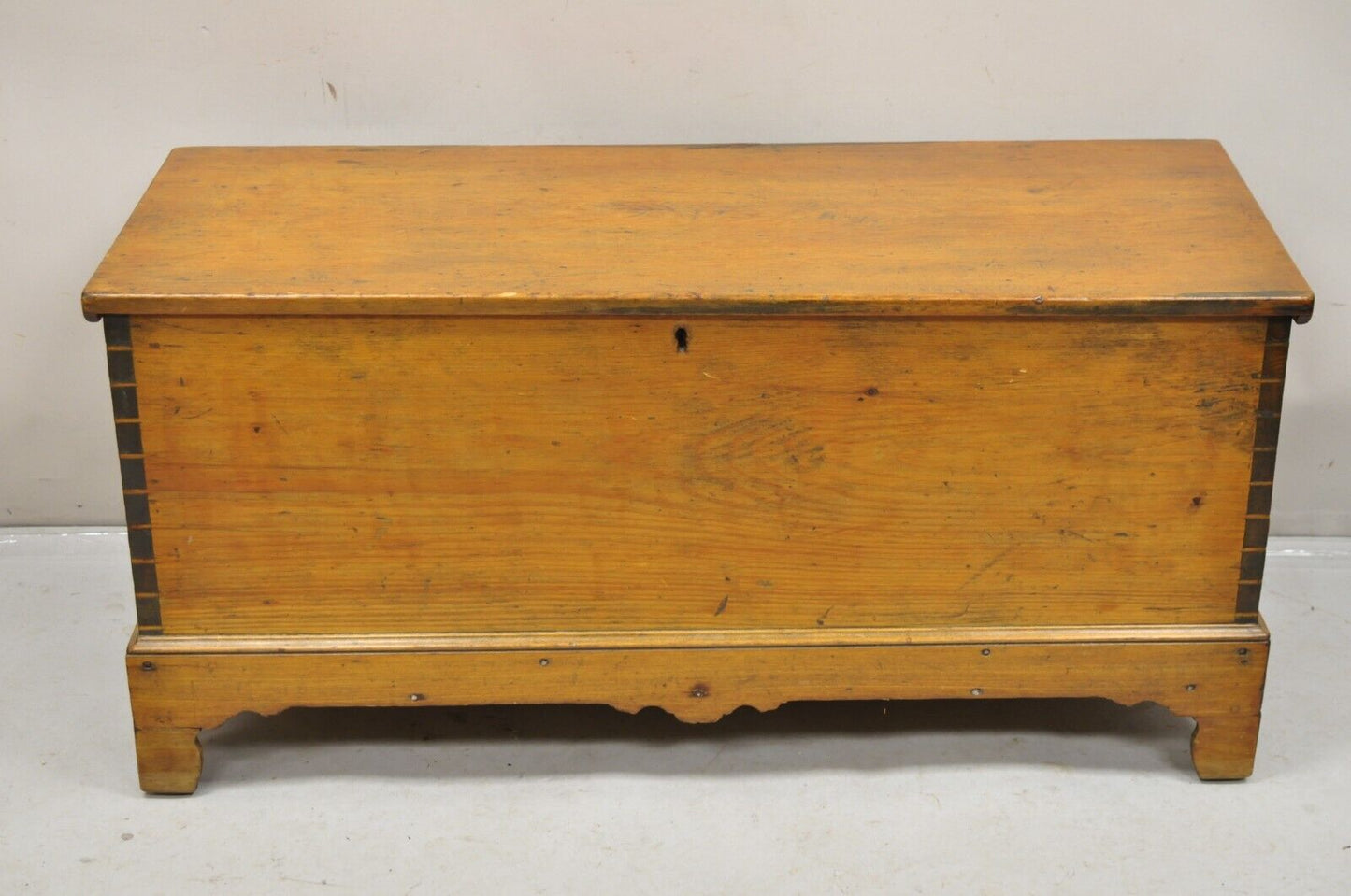 Antique 19th C Chestnut Dovetailed Primitive Wooden Storage Blanket Chest Trunk