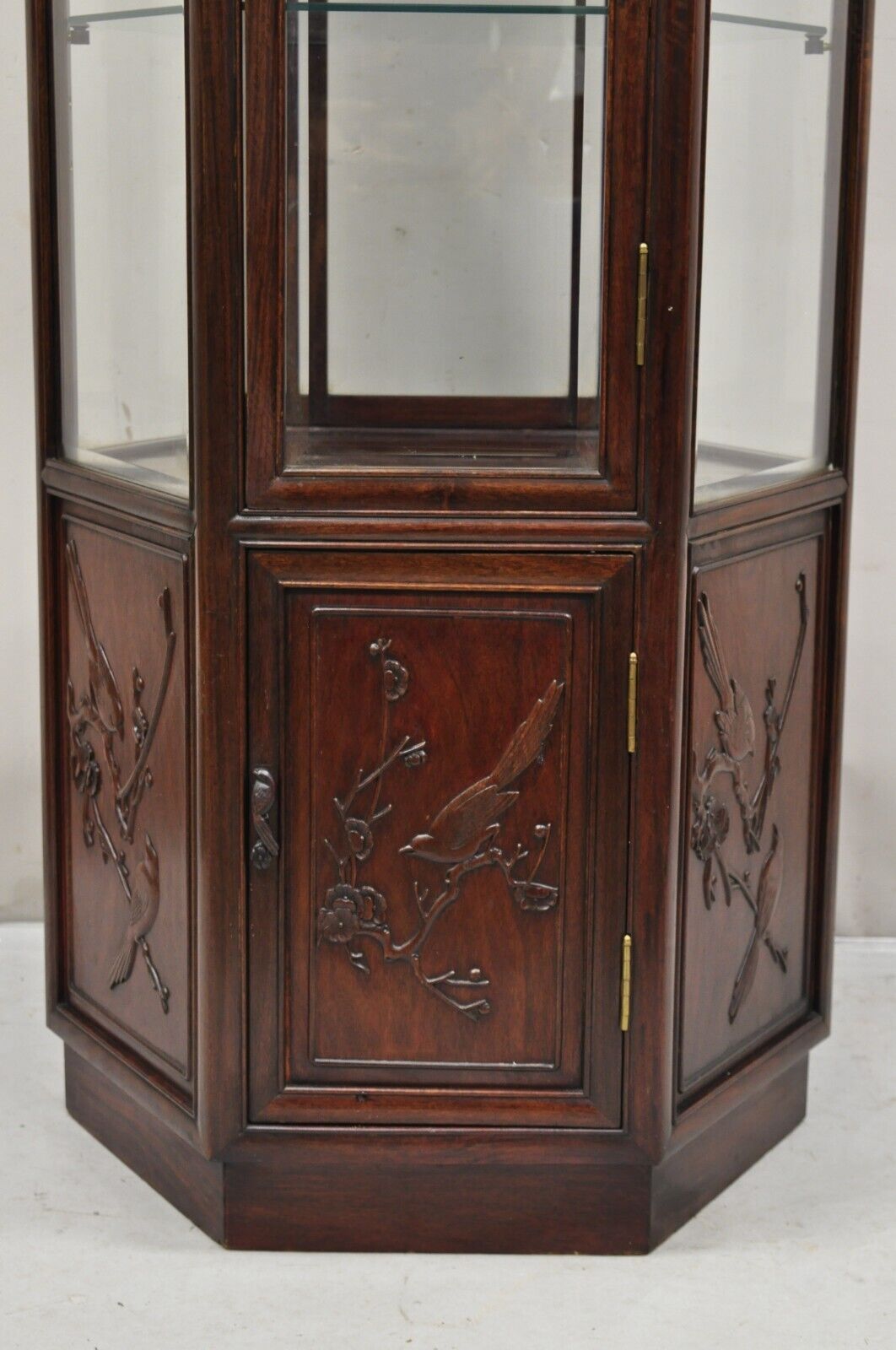 Vtg Oriental Chinoiserie Asian Mahogany Hexagonal Lighted Display Curio Cabinet