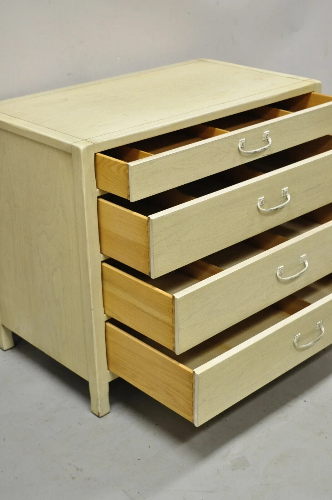 Vintage Sligh Mid Century Modern 4 Drawer Cerused Painted Bachelor Chest Dresser