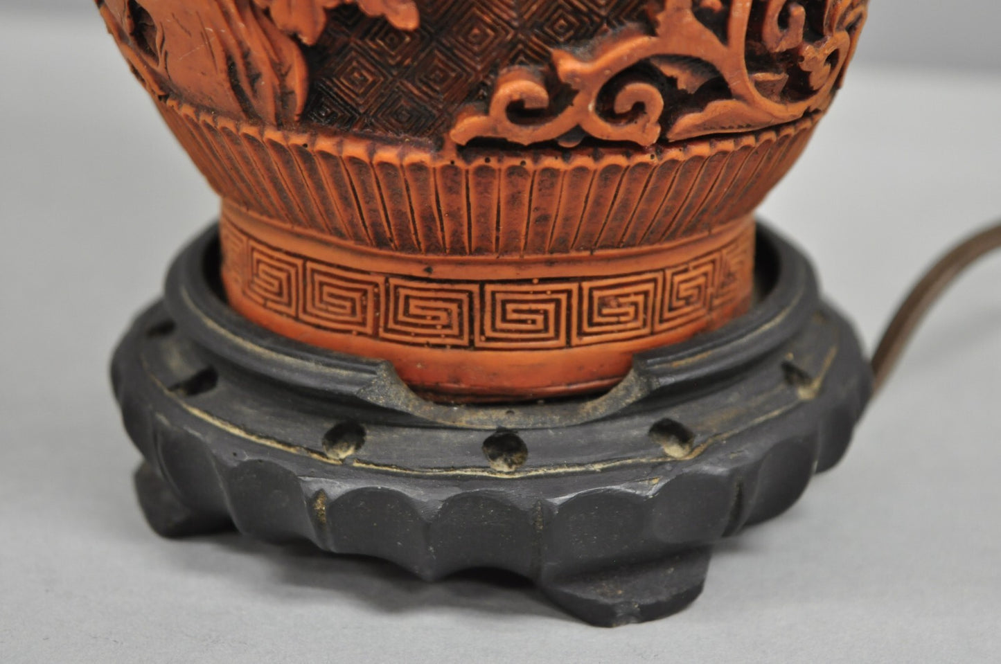 Vintage Chinoiserie Chinese Orange Carved Cinnabar Vase Jardiniere Table Lamp