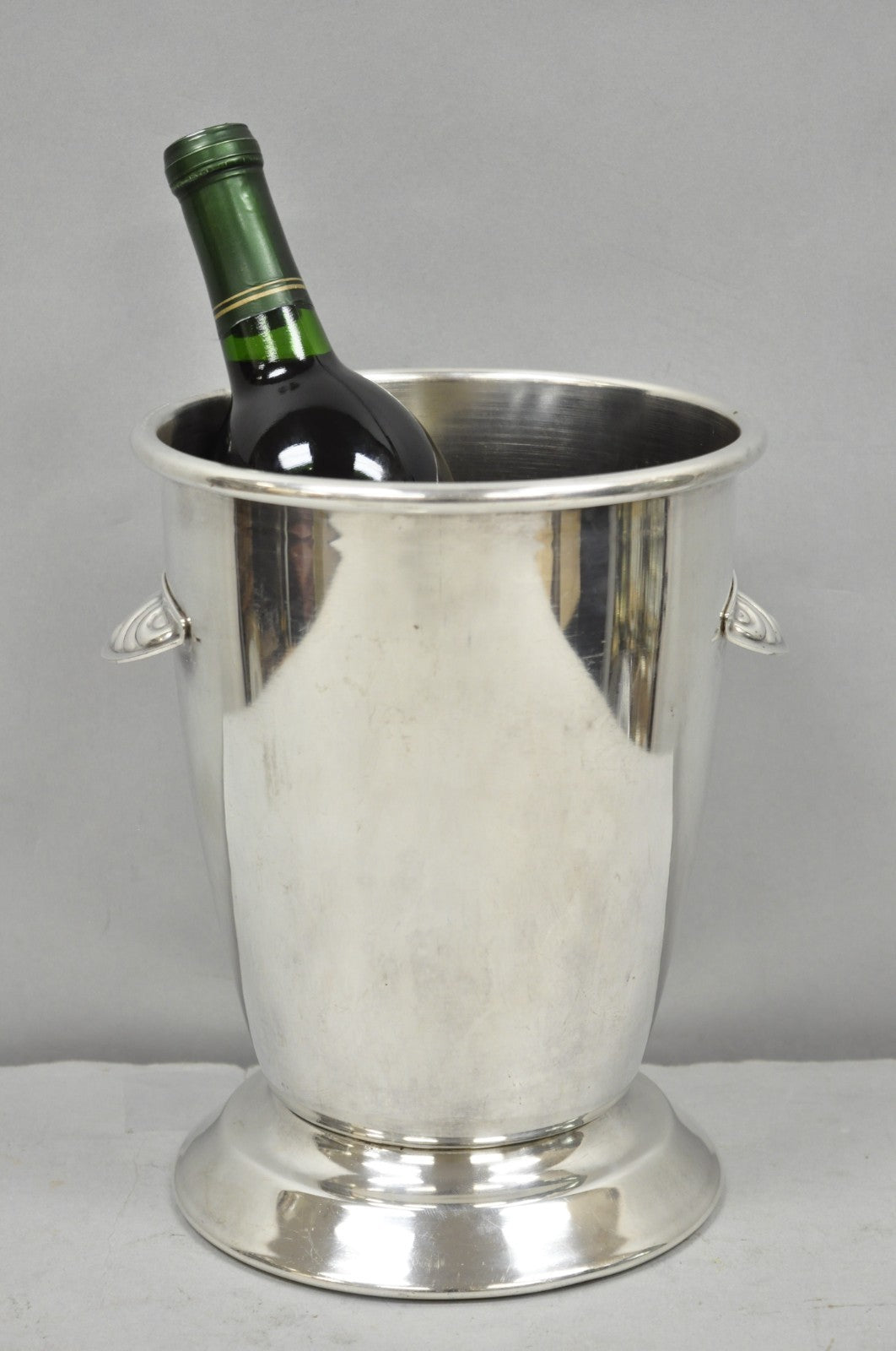Oneida Mid Century Modern "Bullet" Silver Plated Champagne Chiller Ice Bucket