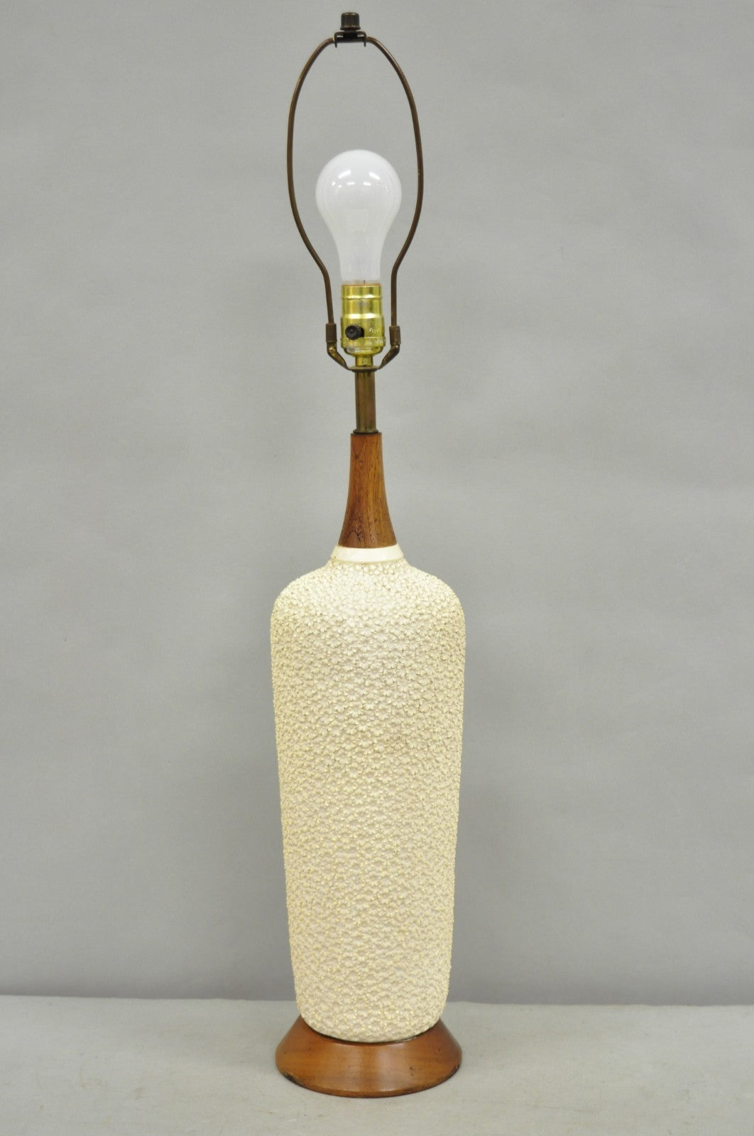 Vintage Mid Century Danish Modern FAIP Plaster Ceramic Daisy Flower Table Lamp