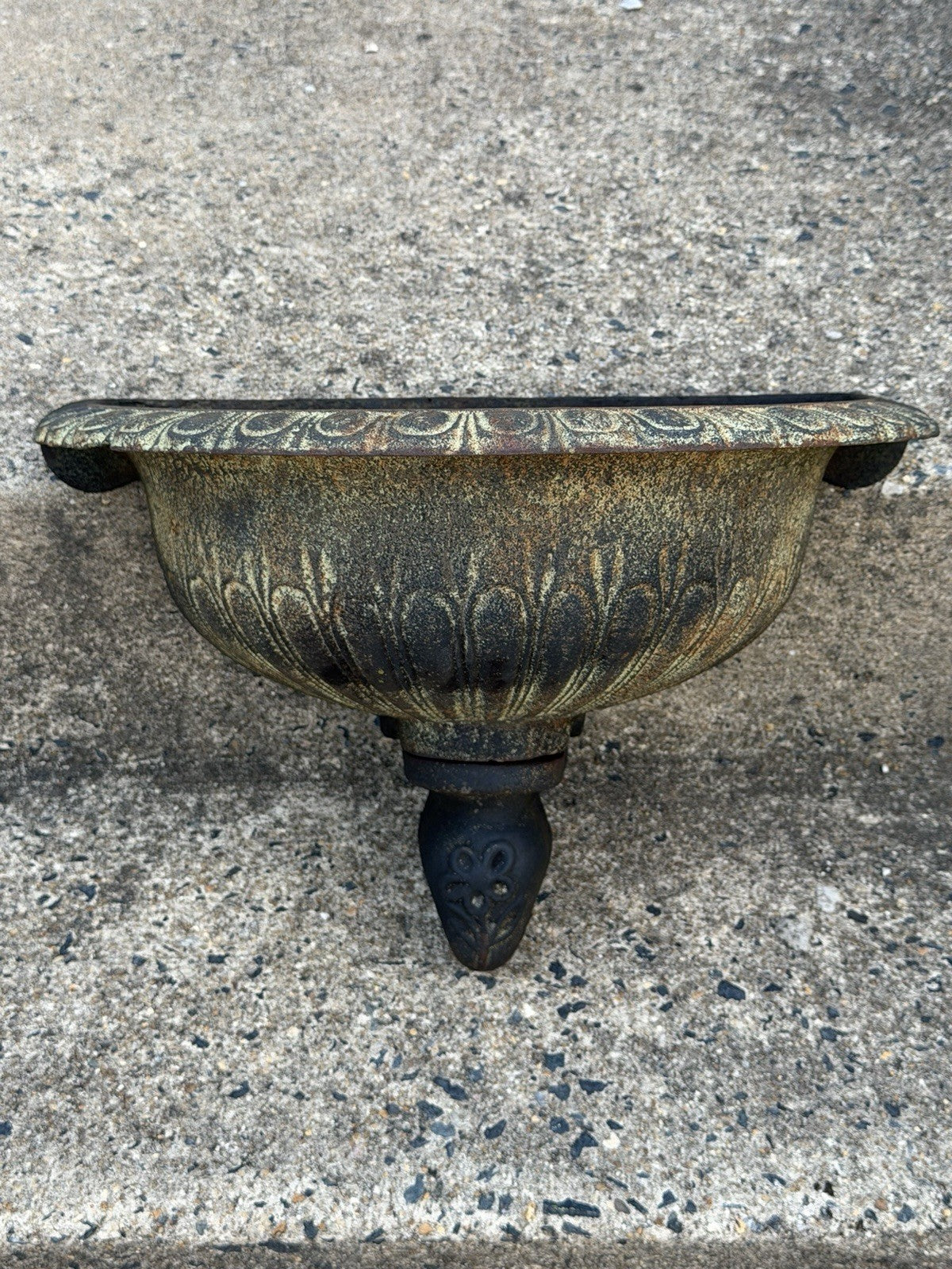 Neoclassical Style Cast Iron Wall Fountain Bowl Urn Lavabo Garden Planter Pot