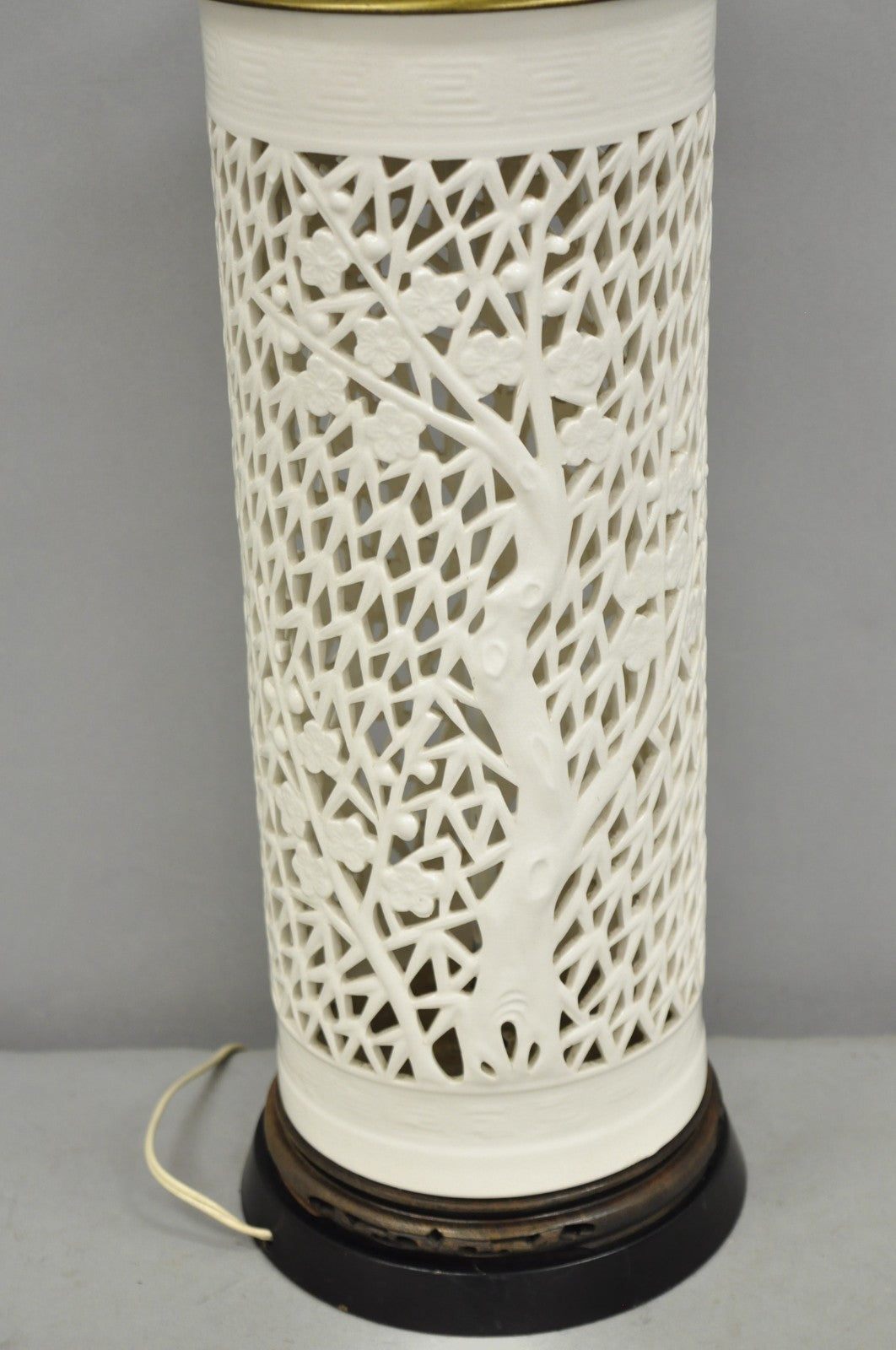 Vintage Chinoiserie White Porcelain Fretwork Cherry Blossom Tree Table Lamp